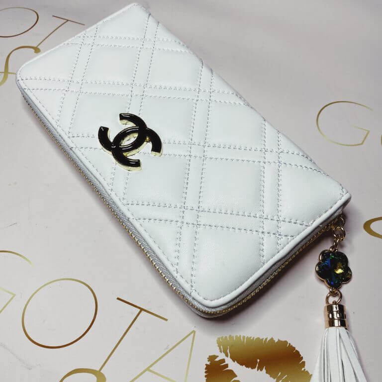 CC Classic Long Zipped Women's Wallet in White Leather with Gold Hardware