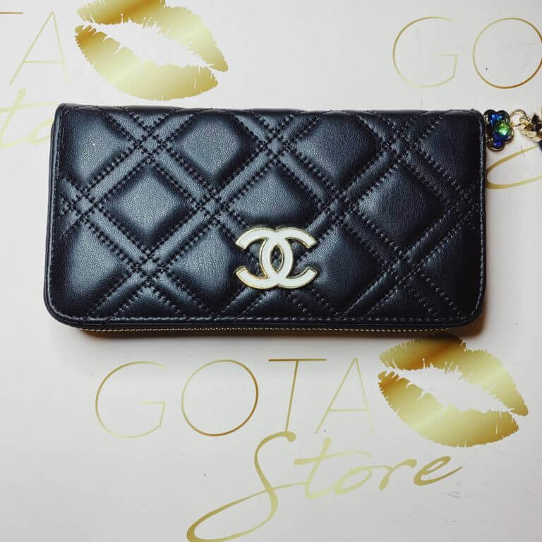 CC Long Zipped Classic Women's Wallet in Black Leather with Gold Hardware